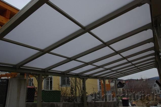 Ein maßgefertigter Carport aus Stahl oder Aluminium 