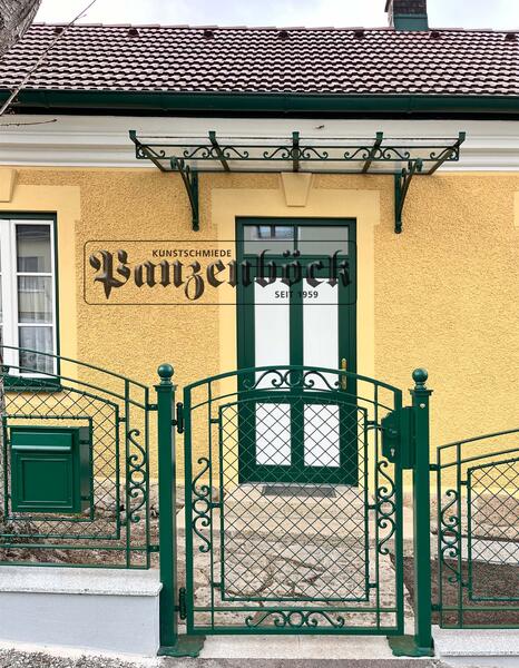 Vordach Schmiedeeisen mit Verglasung