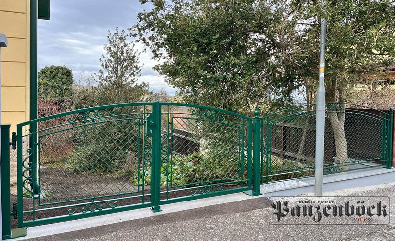 Einfahrtstor Krippgitter in Baden