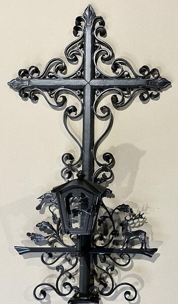 Grabkreuz mit Jagdmotiv
