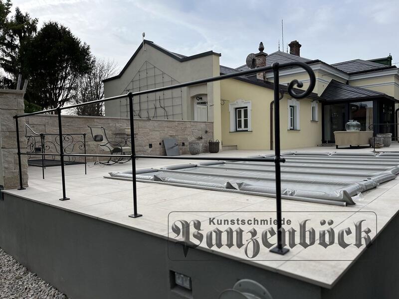 Handlauf Schmiedeeisen gelocht