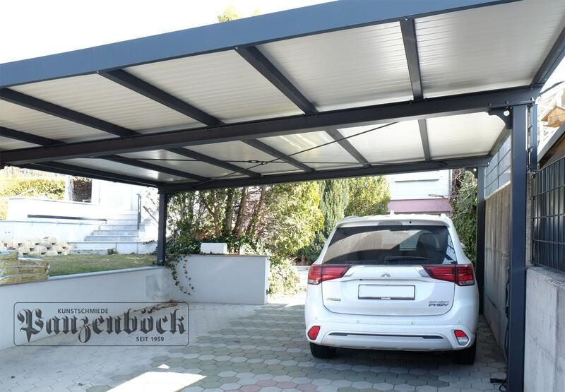 Carport aus Stahl mit Sandwichpaneel in Berndorf