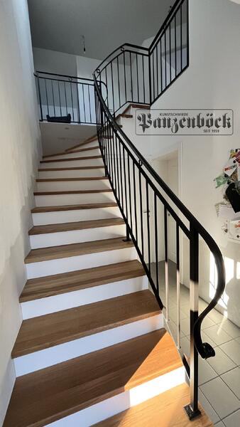 schlichtes Stahlgeländer in Niederösterreich